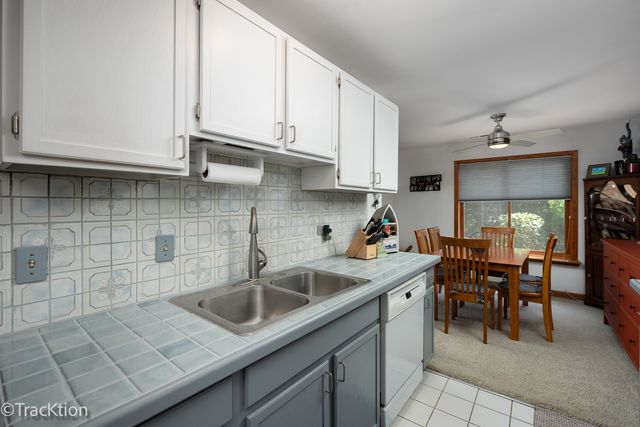 5917 Oakwood Drive 141E, Lisle, IL 60532