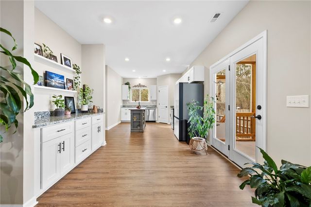 102 Colonial Court, Pendleton, SC 29670