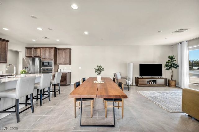 1012 East Sunset Road, Henderson, NV 89011