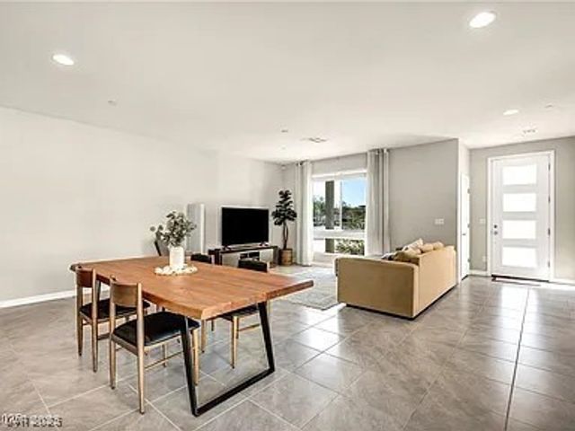 1012 East Sunset Road, Henderson, NV 89011