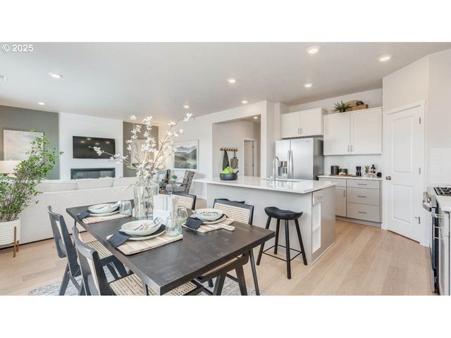 1996 Aspen Ln, Forest Grove, OR 97116