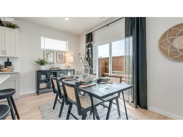 1996 Aspen Ln, Forest Grove, OR 97116