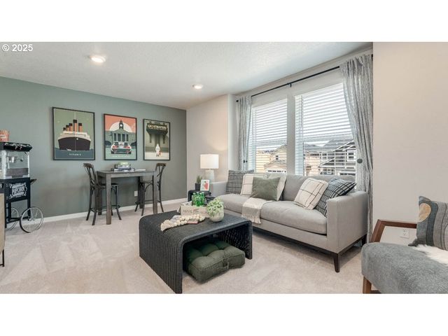 1996 Aspen Ln, Forest Grove, OR 97116