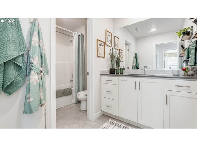 1996 Aspen Ln, Forest Grove, OR 97116