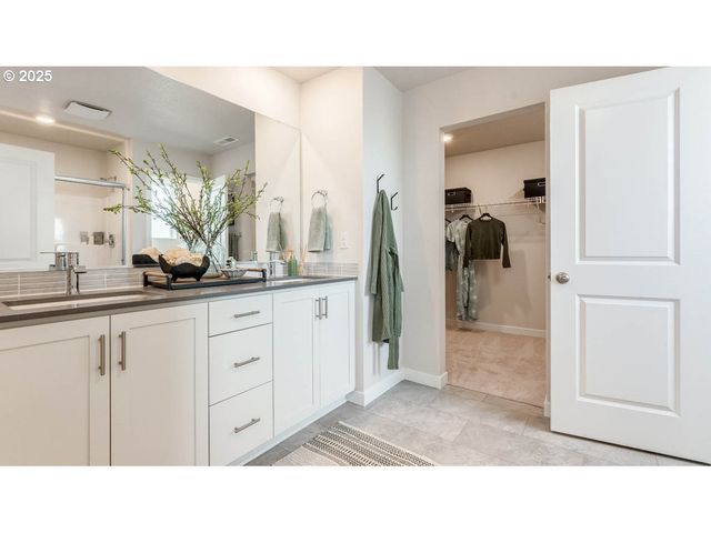 1996 Aspen Ln, Forest Grove, OR 97116