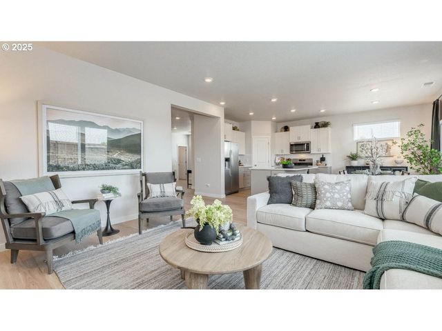 1996 Aspen Ln, Forest Grove, OR 97116