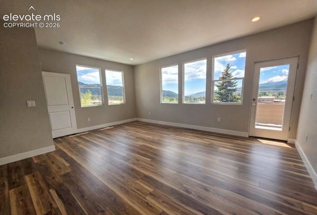 201 W Henrietta Avenue, Woodland Park, CO 80863