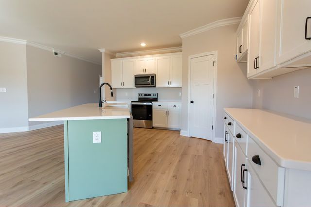 1068 Cherry Blossom Ln, Clarksville, TN 37040