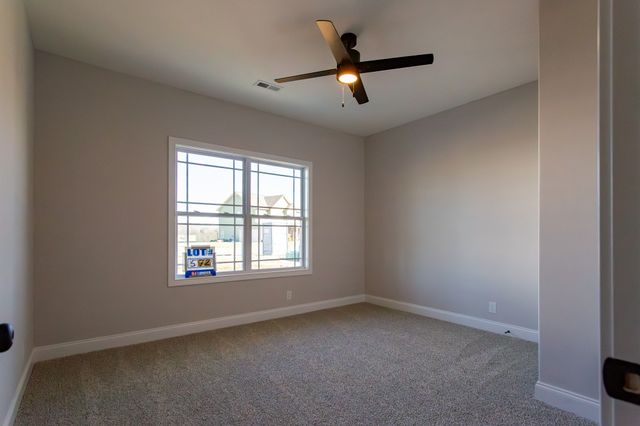 1068 Cherry Blossom Ln, Clarksville, TN 37040