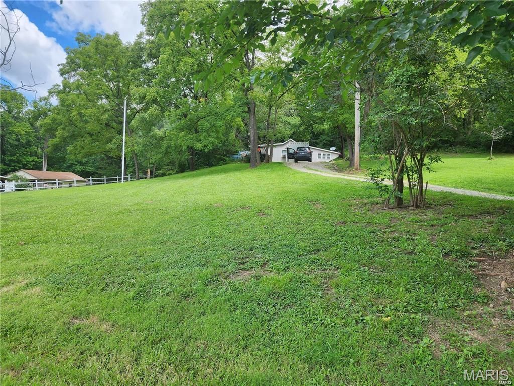 13339 Rosebank Lane, St Louis, MO 63122