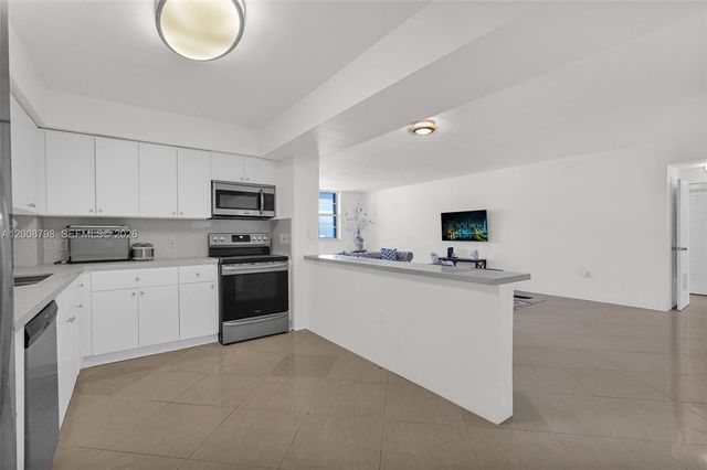 5825 Collins Ave 2E, Miami Beach, FL 33140