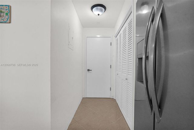 5825 Collins Ave 2E, Miami Beach, FL 33140