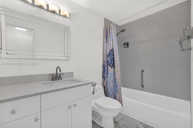 5825 Collins Ave 2E, Miami Beach, FL 33140