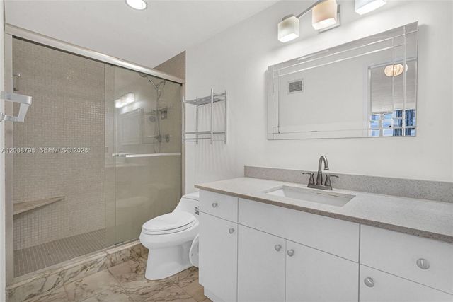 5825 Collins Ave 2E, Miami Beach, FL 33140