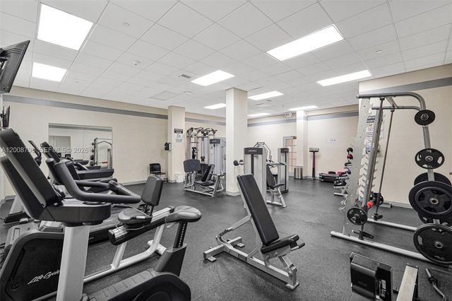 5825 Collins Ave 2E, Miami Beach, FL 33140