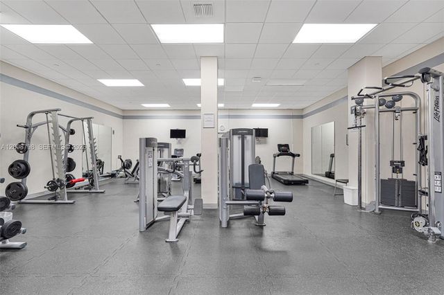 5825 Collins Ave 2E, Miami Beach, FL 33140