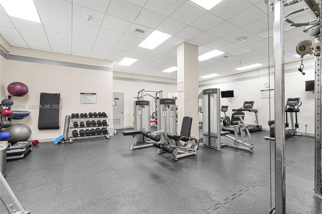 5825 Collins Ave 2E, Miami Beach, FL 33140