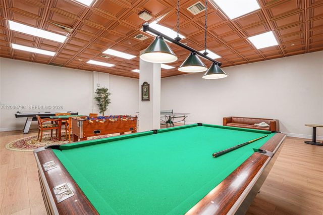 5825 Collins Ave 2E, Miami Beach, FL 33140