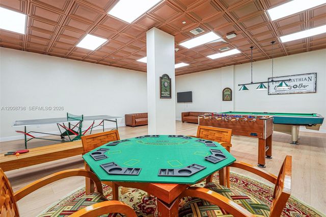 5825 Collins Ave 2E, Miami Beach, FL 33140