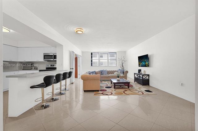 5825 Collins Ave 2E, Miami Beach, FL 33140