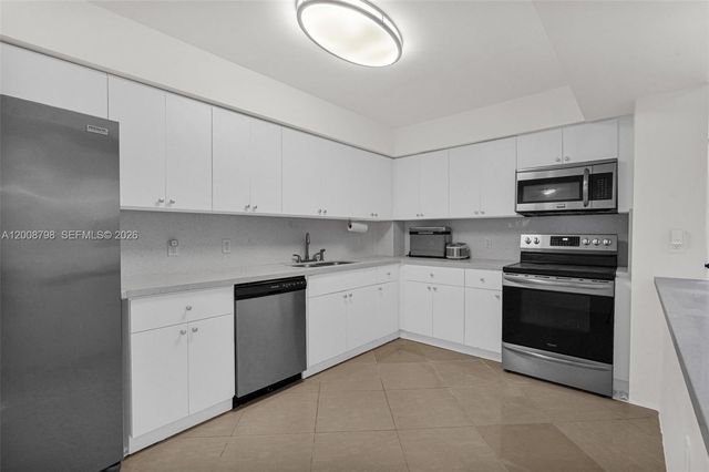 5825 Collins Ave 2E, Miami Beach, FL 33140