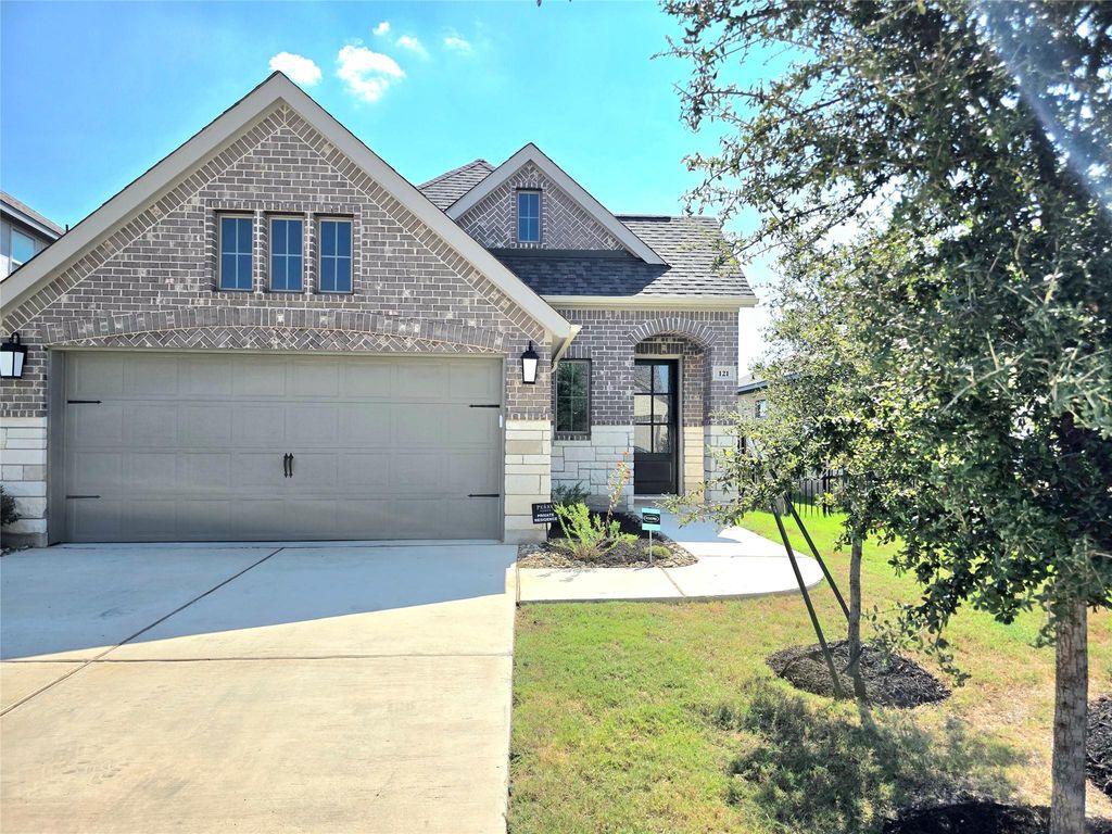 121 Dycus BND, Liberty Hill, TX 78642