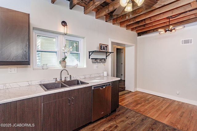 1828 GREEN BERRY ROAD, Jefferson City, MO 65101