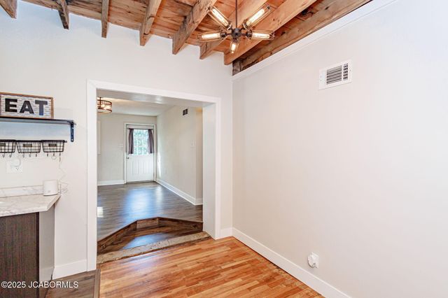 1828 GREEN BERRY ROAD, Jefferson City, MO 65101