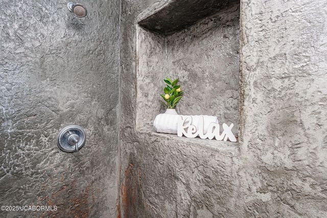 1828 GREEN BERRY ROAD, Jefferson City, MO 65101