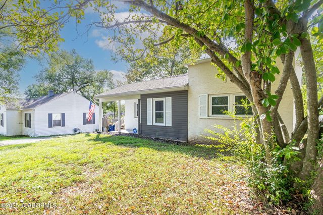 1828 GREEN BERRY ROAD, Jefferson City, MO 65101