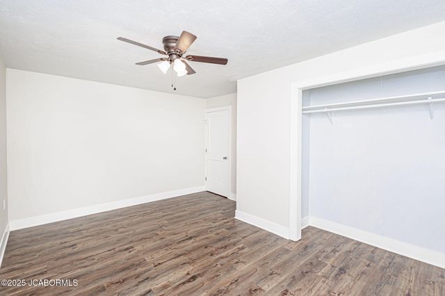 1828 GREEN BERRY ROAD, Jefferson City, MO 65101