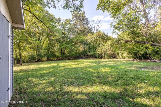 1828 GREEN BERRY ROAD, Jefferson City, MO 65101