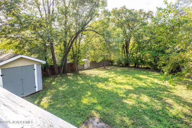 1828 GREEN BERRY ROAD, Jefferson City, MO 65101