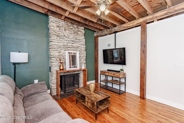 1828 GREEN BERRY ROAD, Jefferson City, MO 65101