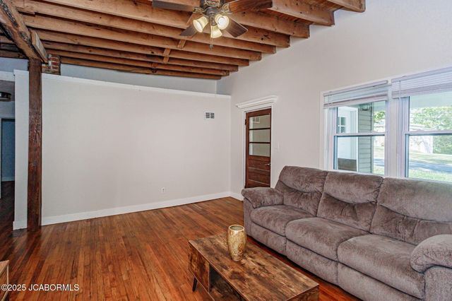 1828 GREEN BERRY ROAD, Jefferson City, MO 65101