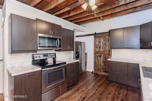 1828 GREEN BERRY ROAD, Jefferson City, MO 65101