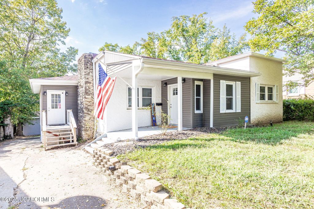 1828 GREEN BERRY ROAD, Jefferson City, MO 65101