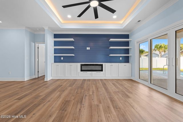 214 NE 38th Street, Oak Island, NC 28465