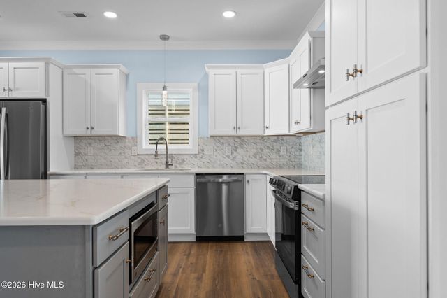 214 NE 38th Street, Oak Island, NC 28465