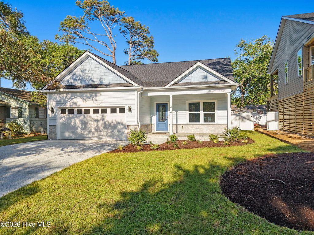 214 NE 38th Street, Oak Island, NC 28465
