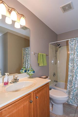 169 Tori Pines Drive, Oakville, MO 63129