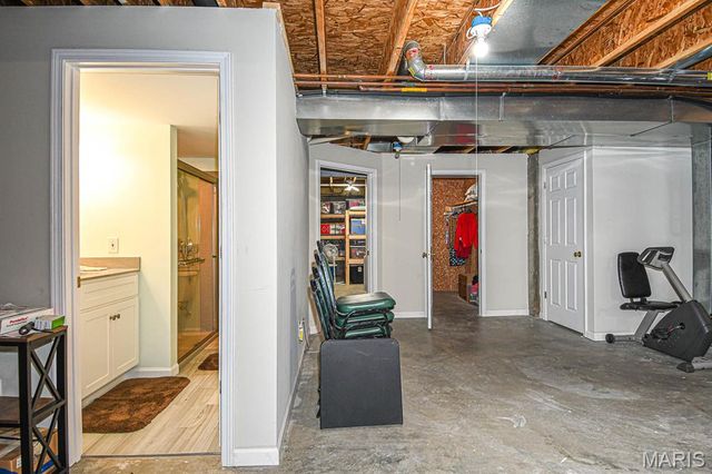 169 Tori Pines Drive, Oakville, MO 63129