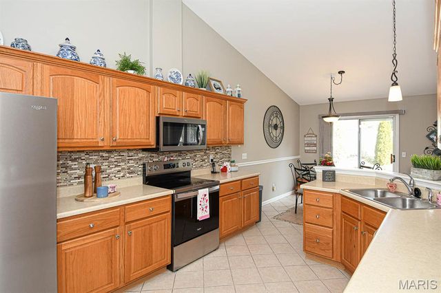 169 Tori Pines Drive, Oakville, MO 63129