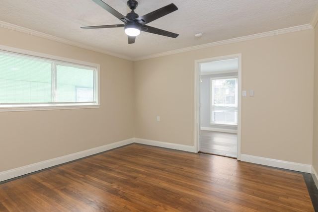 305 E Francis Street, Baytown, TX 77520