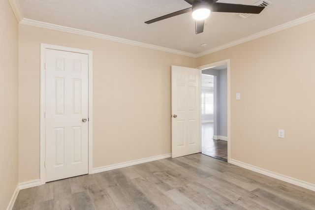305 E Francis Street, Baytown, TX 77520