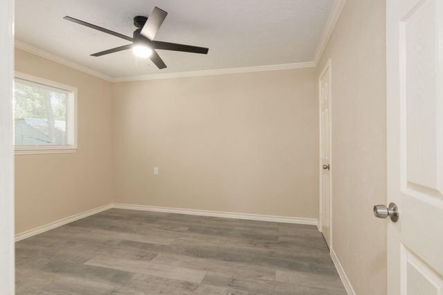 305 E Francis Street, Baytown, TX 77520