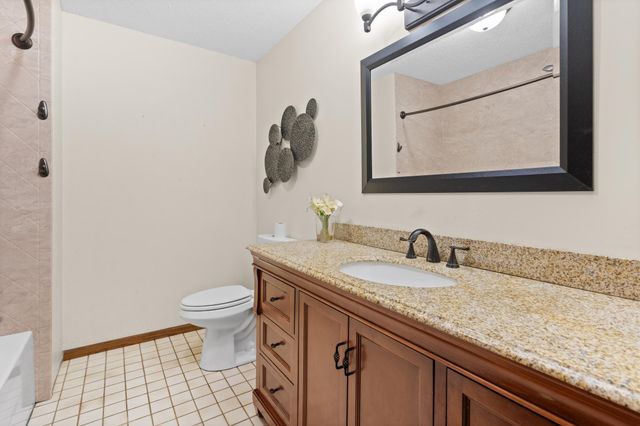 9882 Upper 173rd Court W, Lakeville, MN 55044