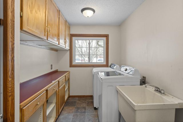 9882 Upper 173rd Court W, Lakeville, MN 55044