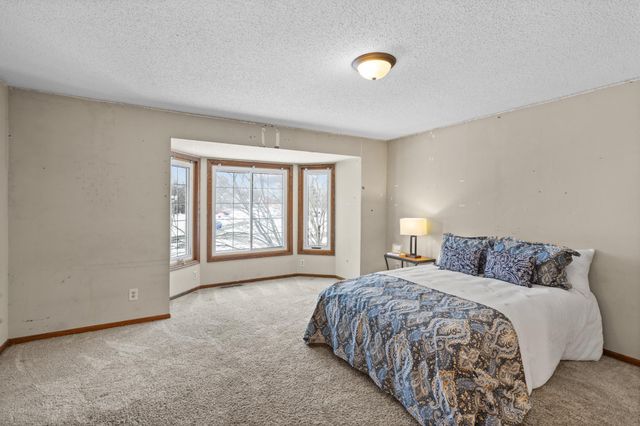 9882 Upper 173rd Court W, Lakeville, MN 55044