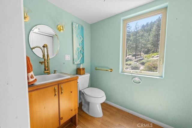 38512 North Shore Drive, Fawnskin, CA 92333